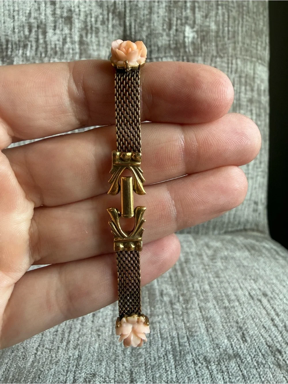 Goldette NY Gold Tone Mesh Bracelet Pink Carved Rose Floral